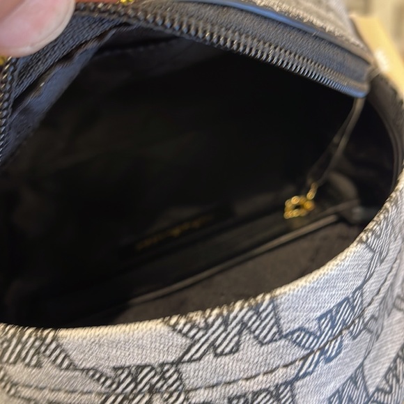 MICHAEL KORS
Maisie Extra-Small Logo 2-in-1 Backpack
Black 
NWT - Picture 12 of 16